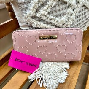 Betsy Johnson pink heart clutch NWT